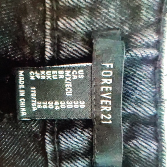 Forever 21 black high waisted cuffed denim shorts - Picture 5 of 5